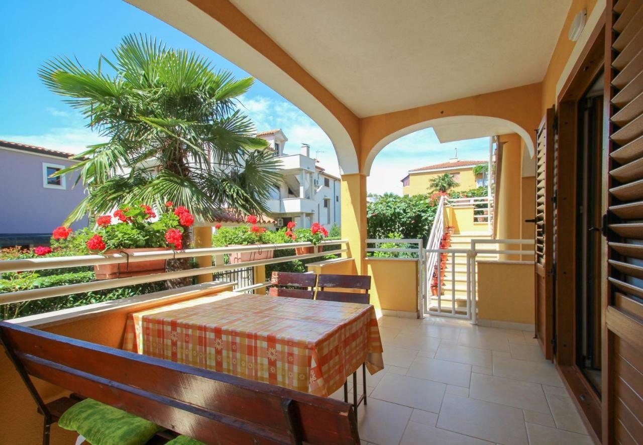 Alenka Orange Apartment Novigrad  Exterior photo